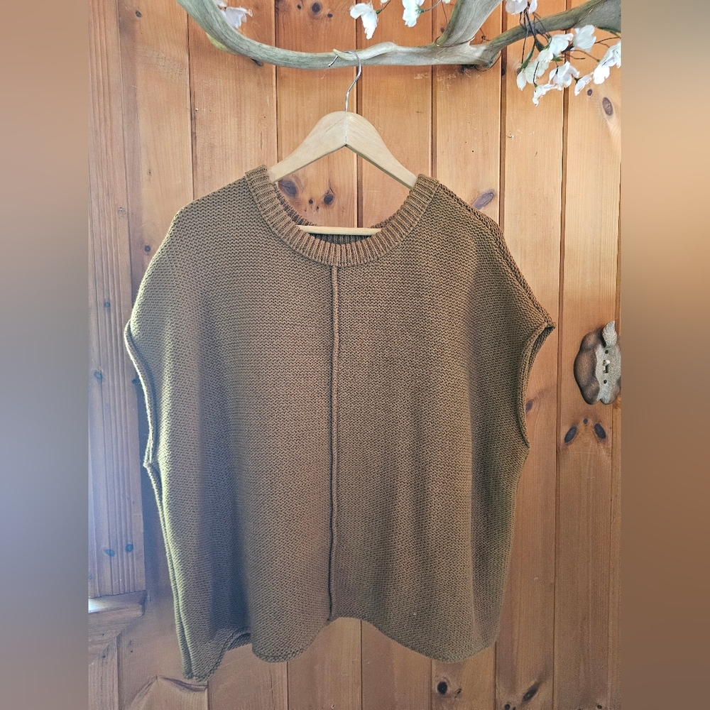 Universal Thread Tan Sleeveless Sweater